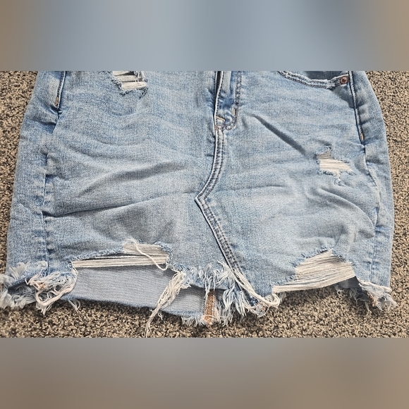 American Eagle Super Stretch Curvy High Rise Mini Denim Skirt Light Blue Size 2 - Picture 2 of 12